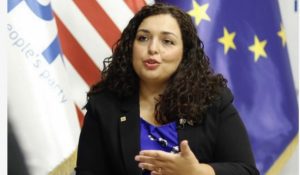 Vjosa Osmani mesazh për politikën: Luftoni koronavirusin, mos luftoni njëri-tjetrin