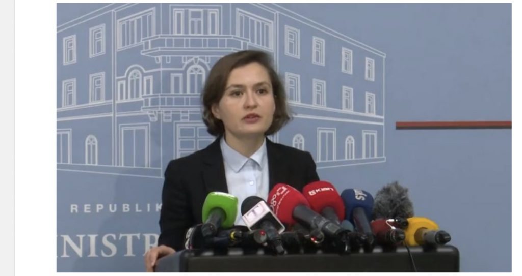 Ministrja Shahini: Nuk rrezikohet viti akademik