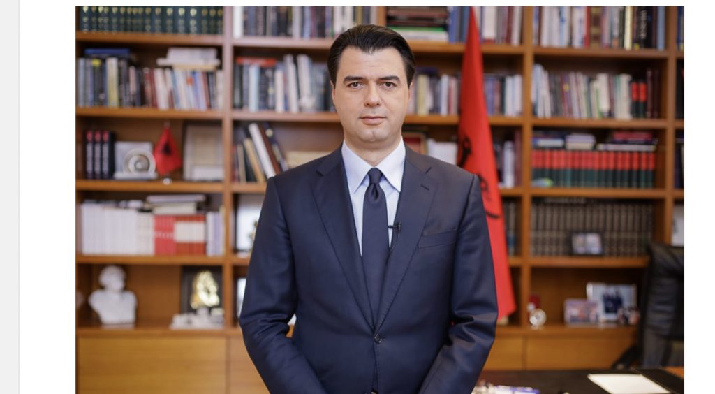 Basha shpërndan postimin e Sorecës: Shqipëria ka shumë nevojë për ndihmën e BE për ekipet mjekësore