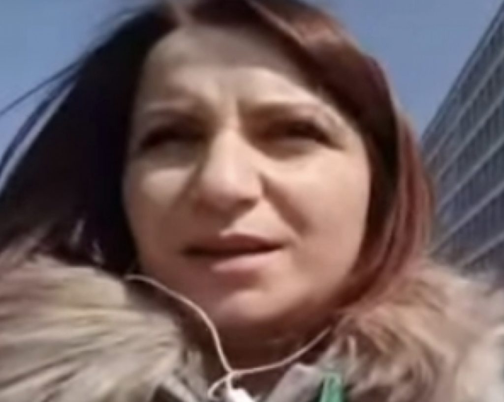 Rrënqeth infiermierja shqiptare në Itali: Nuk i përqafoj dot fëmijët dhe bashkëshortin