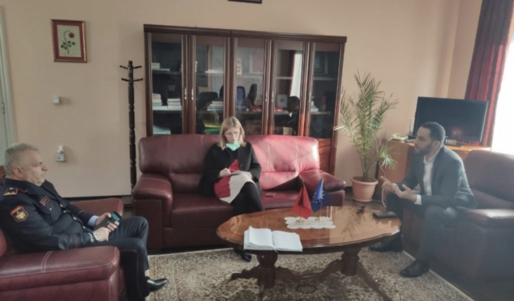 Prefekti  komanduar  i Shkodrës, zv.ministri Lamallari takon Voltana Ademin dhe drejtorin e Policisë