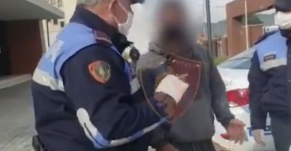 Covid-19, gjobiten 230 këmbësorë, bllokohen 20 mjete dhe gjobiten 9 biznese