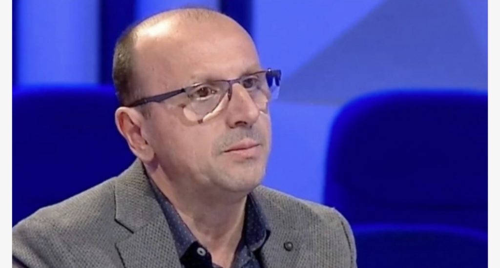 Kur virusi shkon në mushkëri, 50% e pacientëve dalin negativë në testin e parë