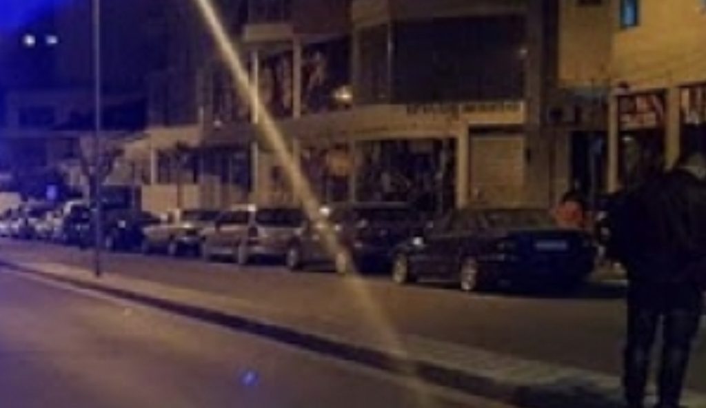 Policia arreston në flagrancë dy të rinjtë në Elbasan