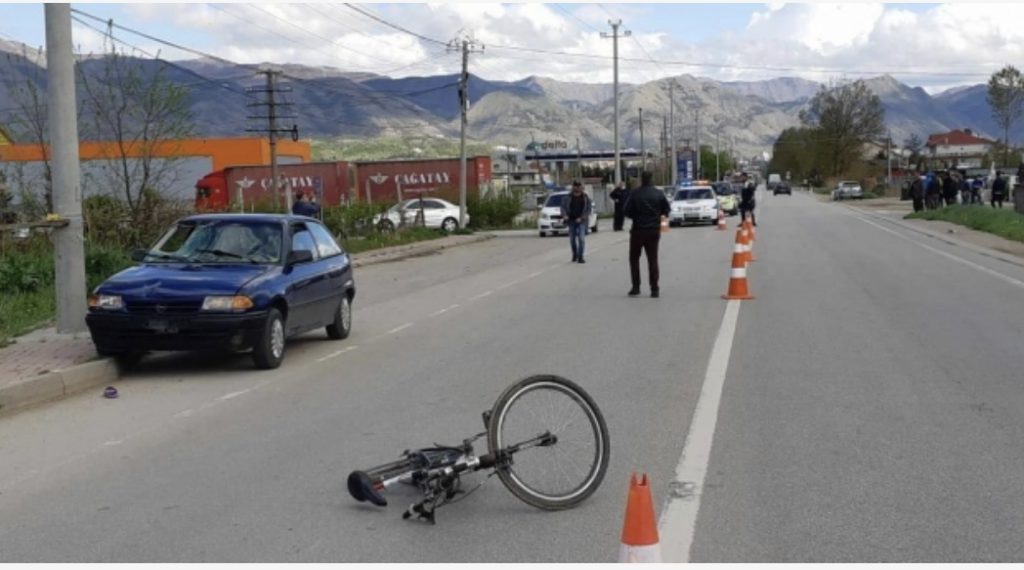 Aksident i rëndë në Korçë-Pogradec, polici përplas me makinë 12-vjeçarin
