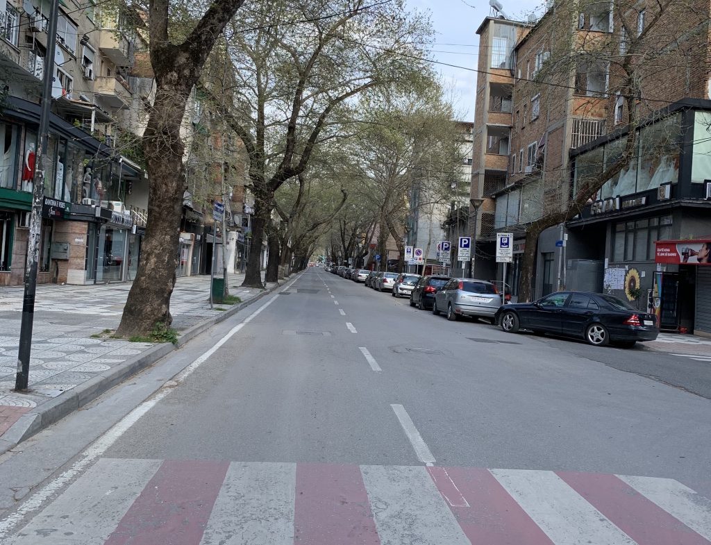 Tirana e boshatisur dhe pa ‘jetë’