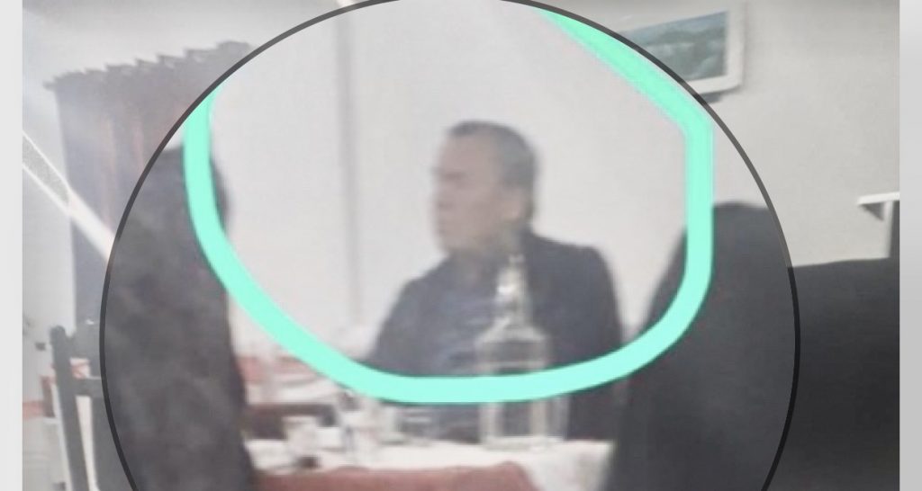 Kryetari i Partisë Socialiste pi raki në lokal