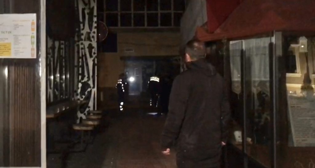 Vdes një person nga sherri me thika në mes të Korçës
