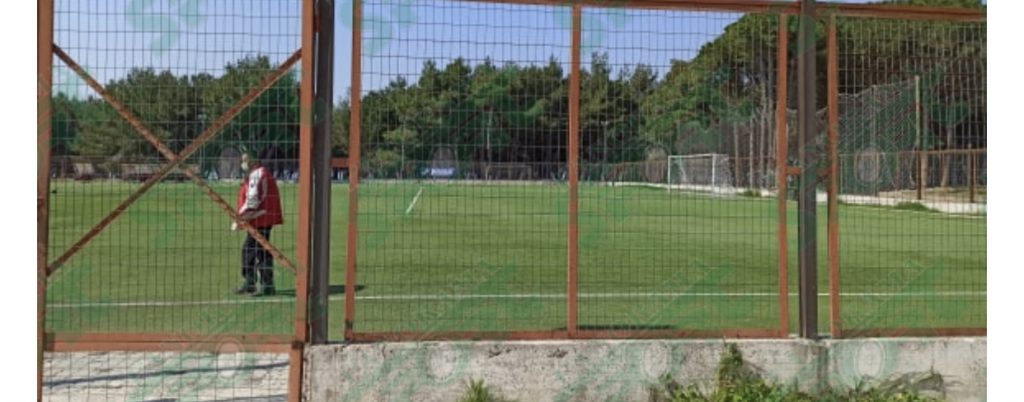 Ndeshje  futbolli me shefin e policisë, ndëshkohen dhe futen në karantinë
