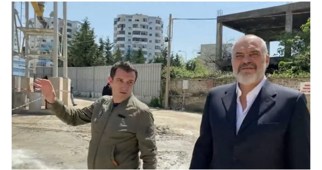 Rama inspekton punimet e ndërtimit të dy shkollave në Tiranë