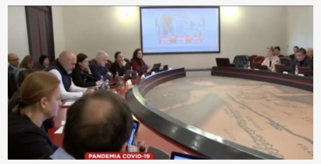 Përse qeveria dhe bashkia nuk përdorin procedurën e hapur dhe transparente?
