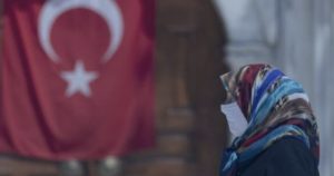 Mbi 100 mijë numri i të infektuarve në Turqi, 2706 persona kanë humbur jetën