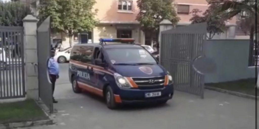Në pranga durrsaku i shpallur në kërkim