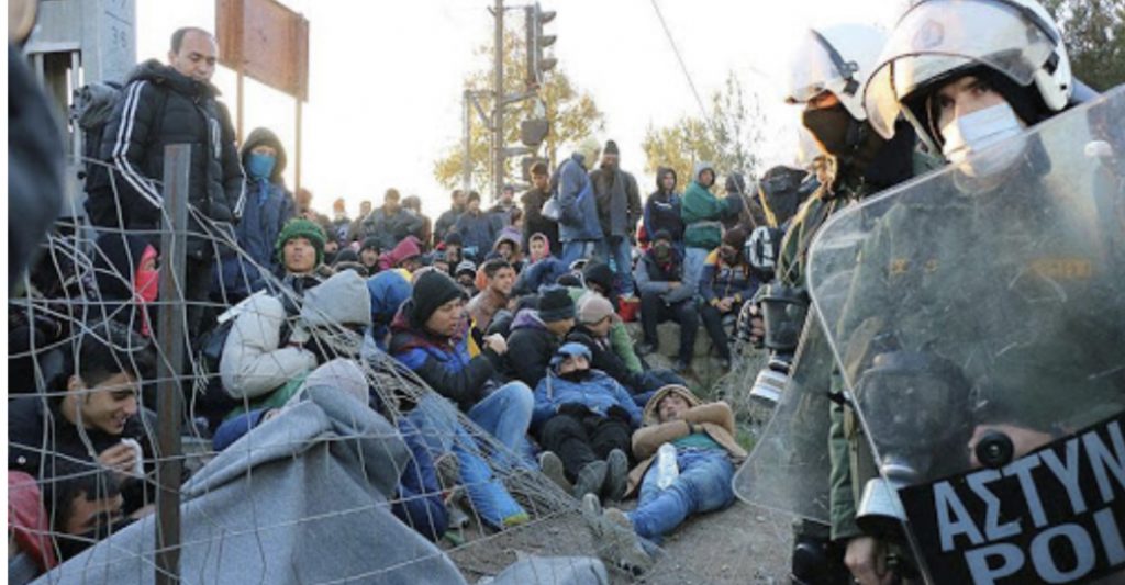 Nisin rastet e infektimit/ Greqia karantinon kampin e dytë të refugjatëve