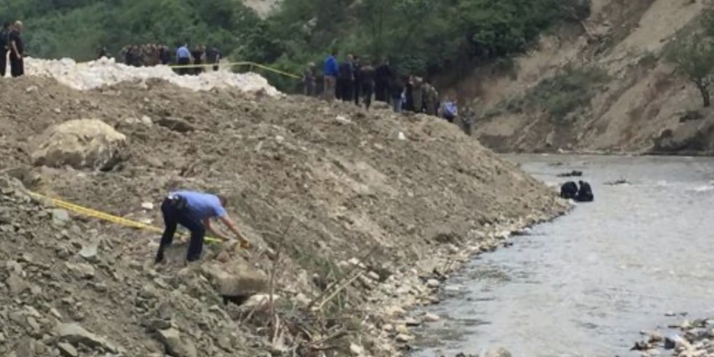 Ishte larguar nga shtëpia dy javë më parë, i gjetēn kufomën në lumë