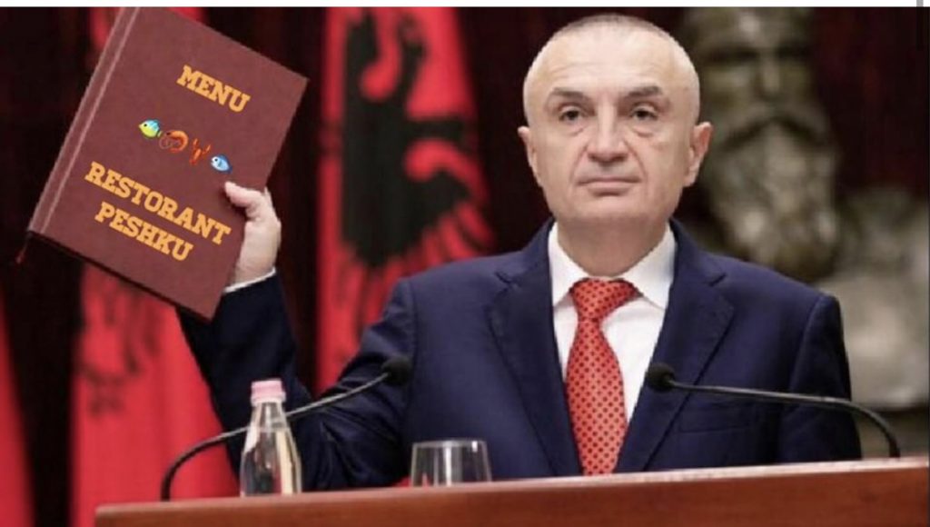 Meta ‘mbrohet’ me nenet  daneze dhe i quan kritikët ‘armiq’ të librit