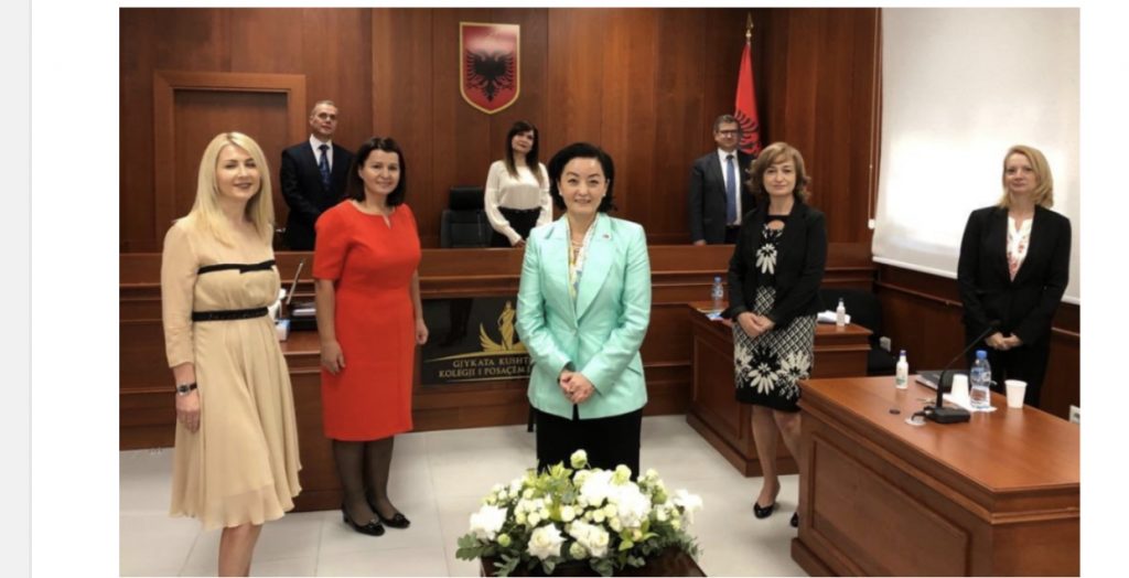 Ambasadorja Yuri Kim tjetër mesazh për Reformën në Drejtësi: Të ecim para, hap pas hapi, pa marrë parasysh…