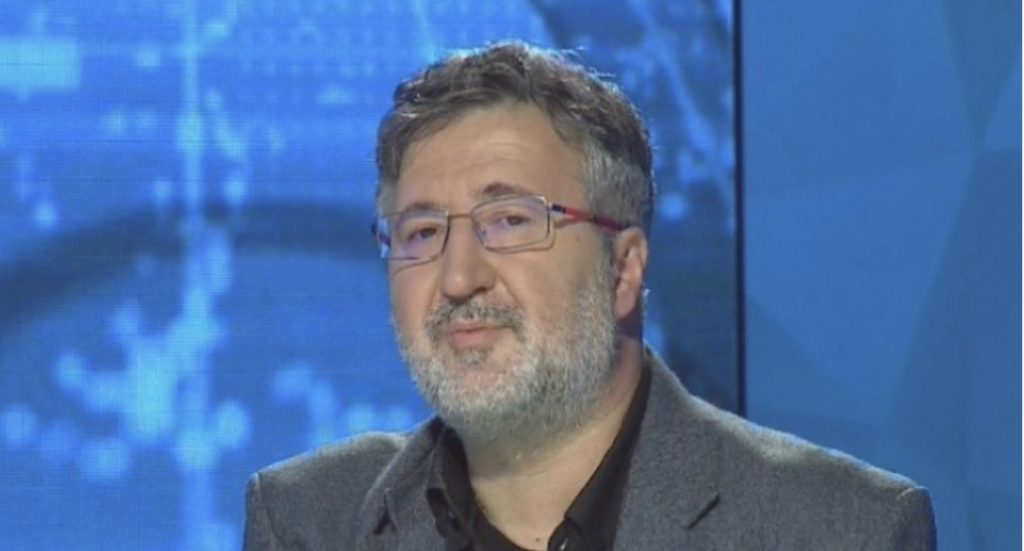 Presidenti të vazhdojë të masturbojë me Kushtetutën…