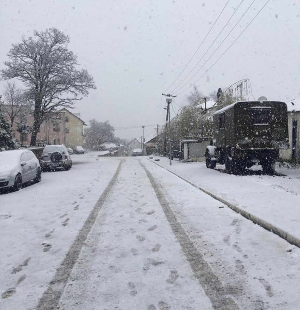 Dëborë në maj, Shishtaveci zbatdhet nga reshjet