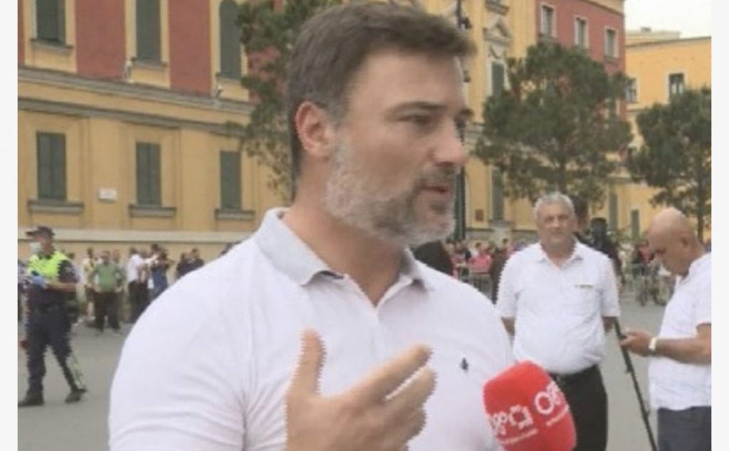 Pak para protestës, Alibeaj paralajmëron: Ja pse Edi Rama sot ka frikë më tepër nga rrënojat e Teatrit sesa kur ishte në këmbë