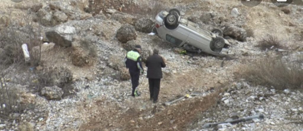 Makina  del nga rruga, plagoset rëndë një person