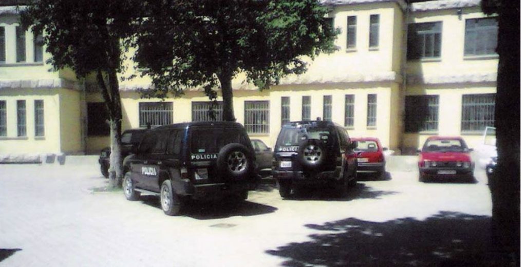 Tenton t’i rrëmbejë 4-vjeçaren nga nëna, personi që vuante  nga probleme te shendetit mendor