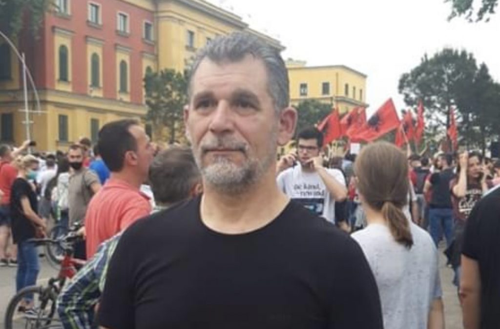 Mos lejoni që Surrel Baba të dalë mbi Skënderbeun!