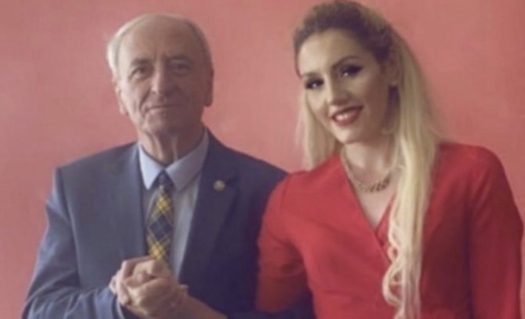 Dje u martua me një vajzë 50 vjeçe më të re