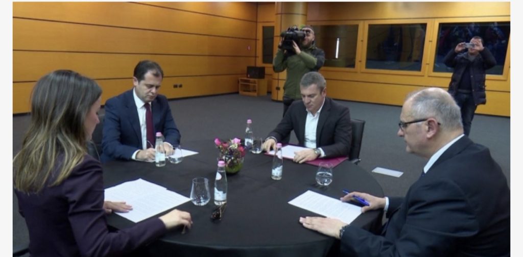 Opozita mban qëndrim, braktis mbledhjen e sotme për Reformën Zgjedhore