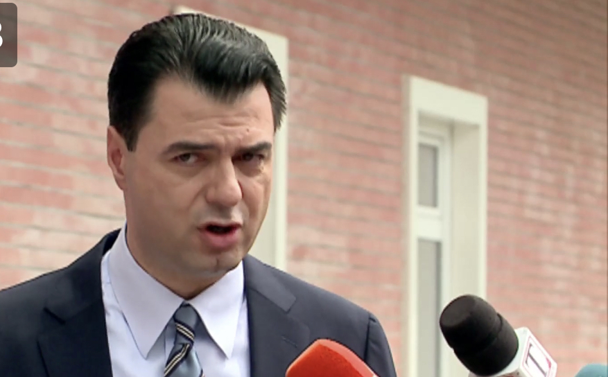 Ambasadorët e SHBA, BE dhe Britanisë mbërrijnë në selinë e PD