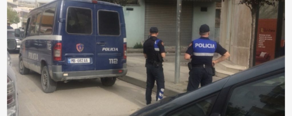 Plagosja me armë në Kavajë, sherri nisi për njê femër