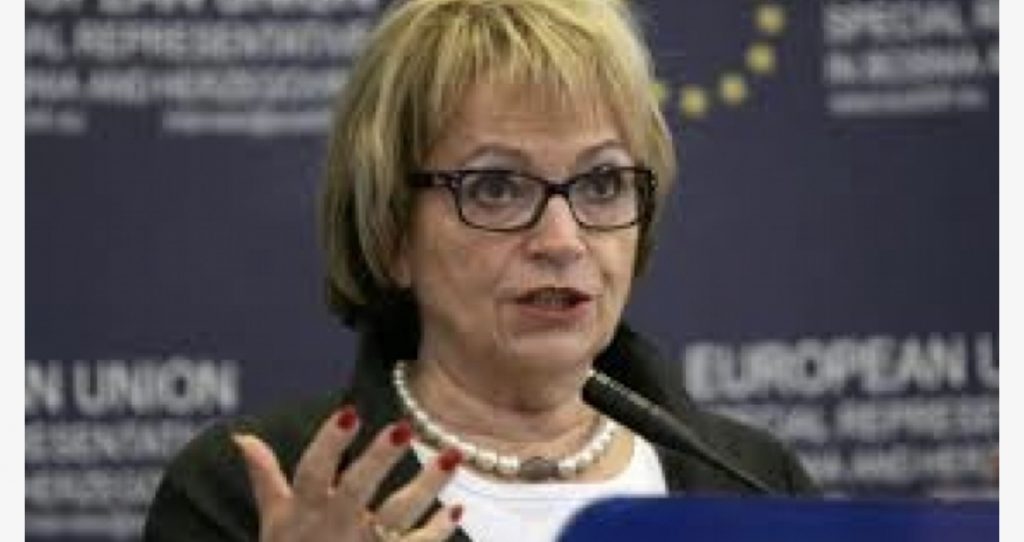 Dhuna ndaj protestuesve te Teatri, reagon Doris Pack: Turp, Shqipëria pretendon të fillojë negociatat me BE