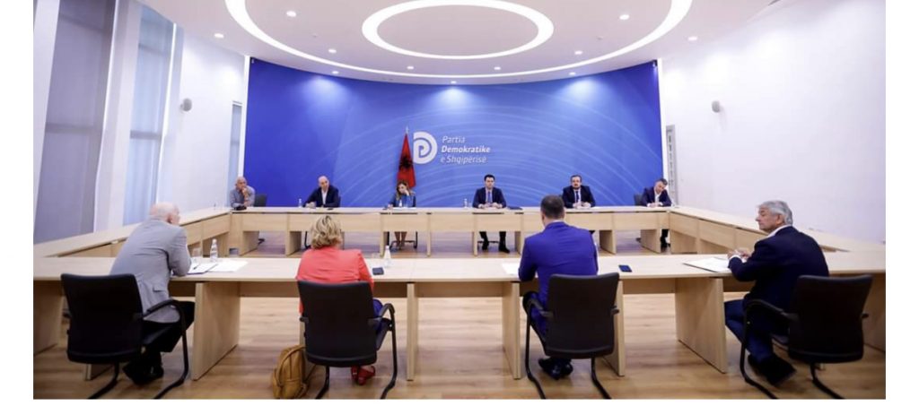 Basha takim me përfaqësuesit e Dhomës së Tregtisë: Menaxhimi i krizës, dështimi më i madh i Ramës