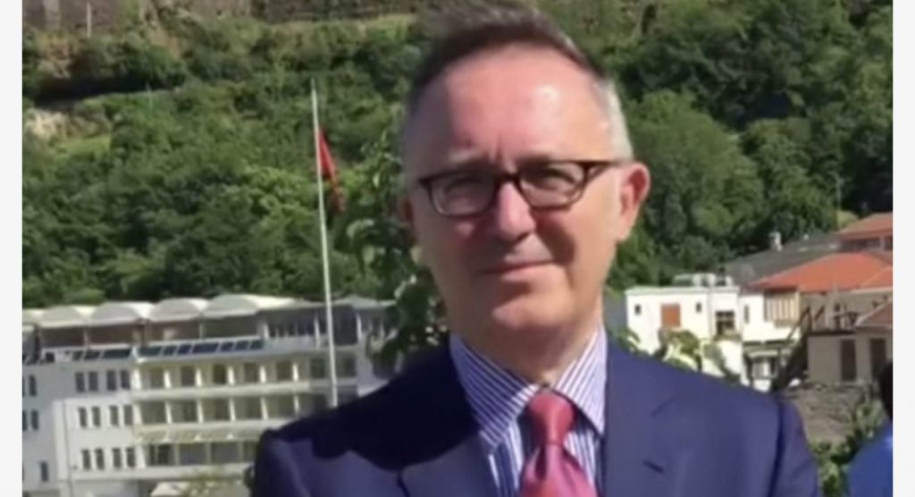 Ambasadori italian flet për shembjen  e Teatrit Kombëtar: Pasuria kulturore duhet ruajtur, por vendimmarrja i takon qeverisë