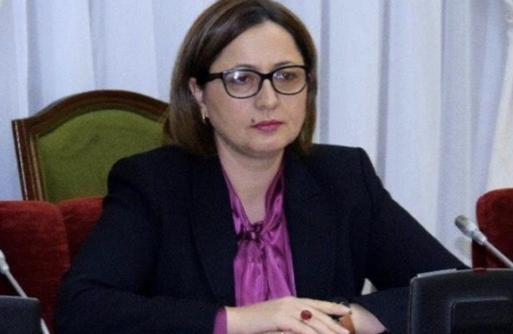 Ish-deputetja : 7 vitet e fundit u vodhën dhe shpërdoruan 6 miliardë euro, Drejtësia hesht në karantinë