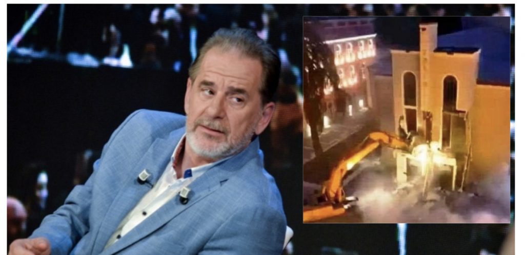 “Tani Teatri vdiq, eja ta qajmë”- Artur Zheji: Opozitë, shëro komplekset, ndryshe…