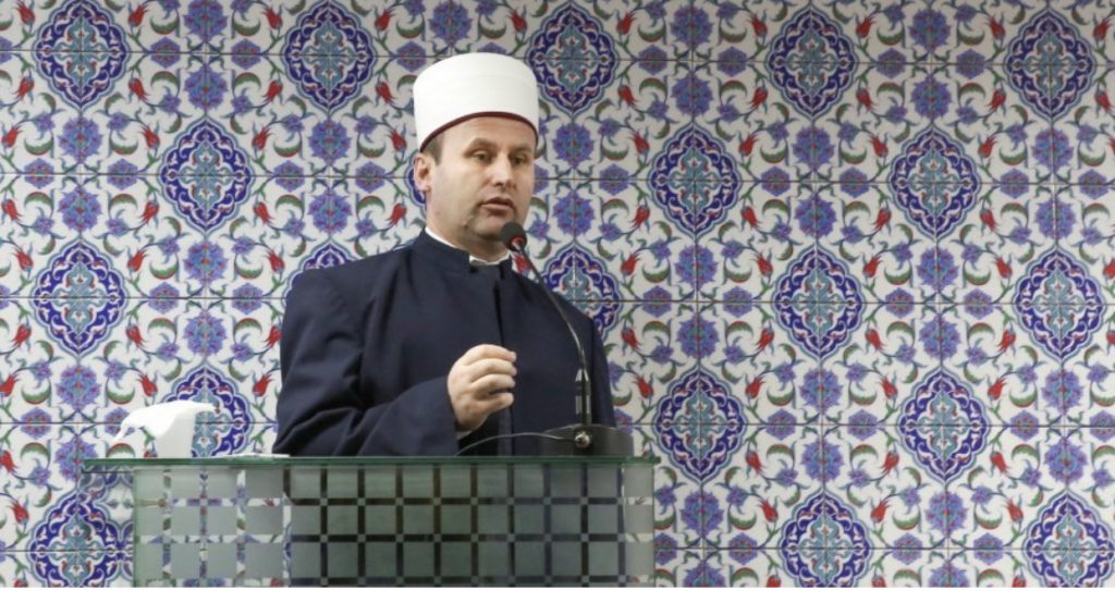 Shumica e besimtatëve nuk do ta respektonin fashën e orareve , Rama  liron  aktivitetet e tempujve me kufizimet përkatëse