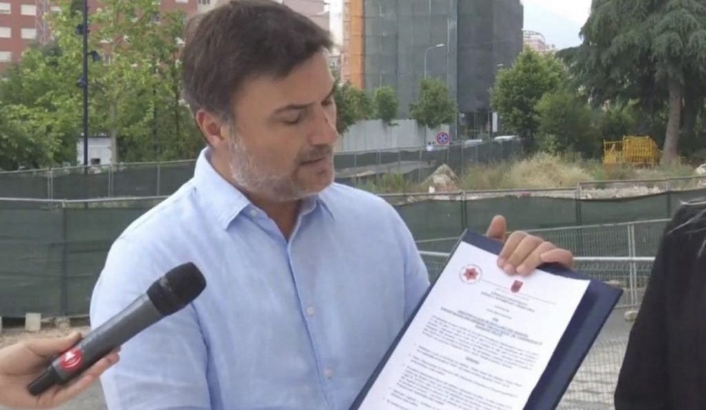 Rama firmos kullën 25-katëshe pranë sheshit Skënderbej, PD: Ja kush po i pastron paratë