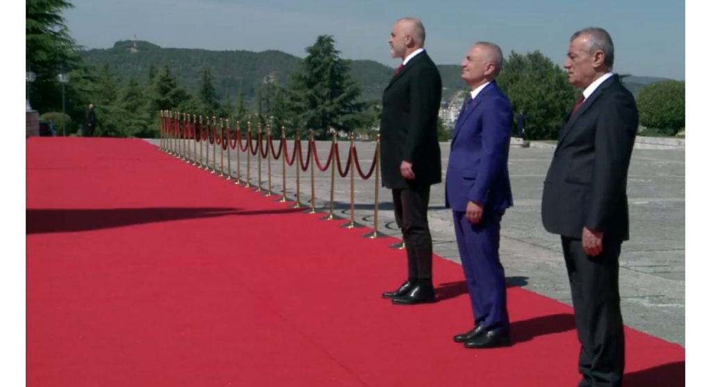 Meta, Rama e Ruçi bashkë në 5 Maj, homazhe te Varrezat e Dëshmorëve