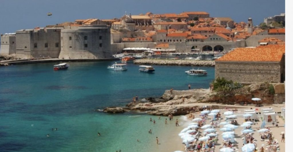 Kroacia hap plotësisht kufijtë me 10 vende, kushte për turistët e huaj