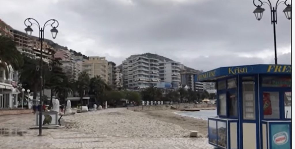 ‘Fusha SHPK, që do ndërtonte Teatrin me PPP, shtron bulevardin e Sarandës, por ‘harron’ kanalizimet
