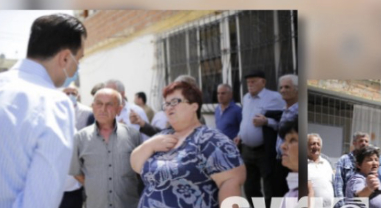 Basha takim me banorët në Sukth: As pension, as ndihmë, as një kokërr kripë s’ma sollën