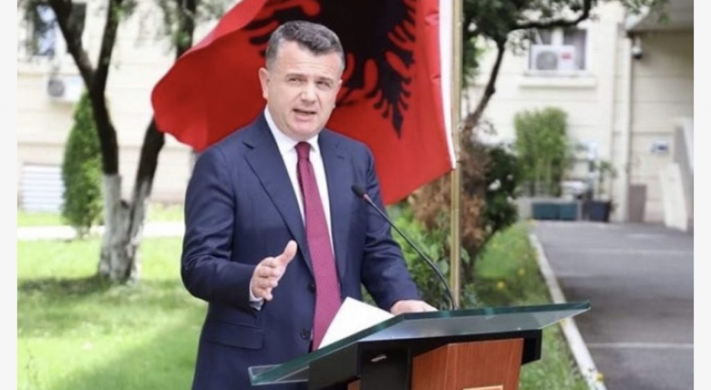 Venecia’ i dha të drejtë Metës, Balla: Nuk vendosin ata por institucionet, e pranuan ligjin ‘anti-shpifje’