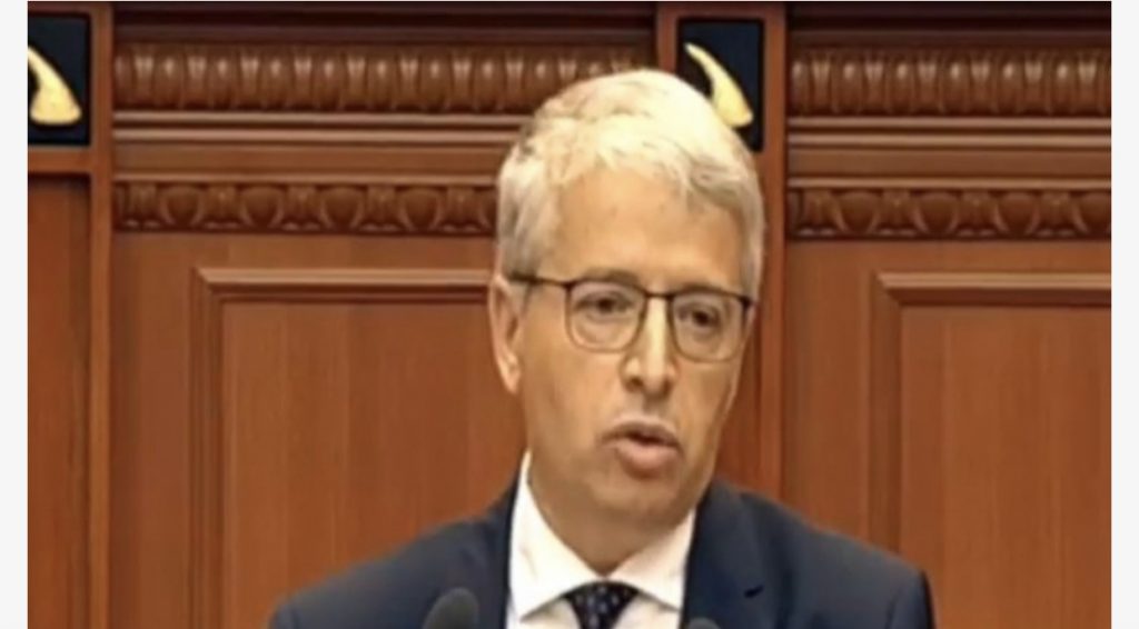 Identifikimi i efektivëve në protestë, Lleshaj i prerë në Kuvend: Ja pse s’do ti merrni kurrë emrat e policëve