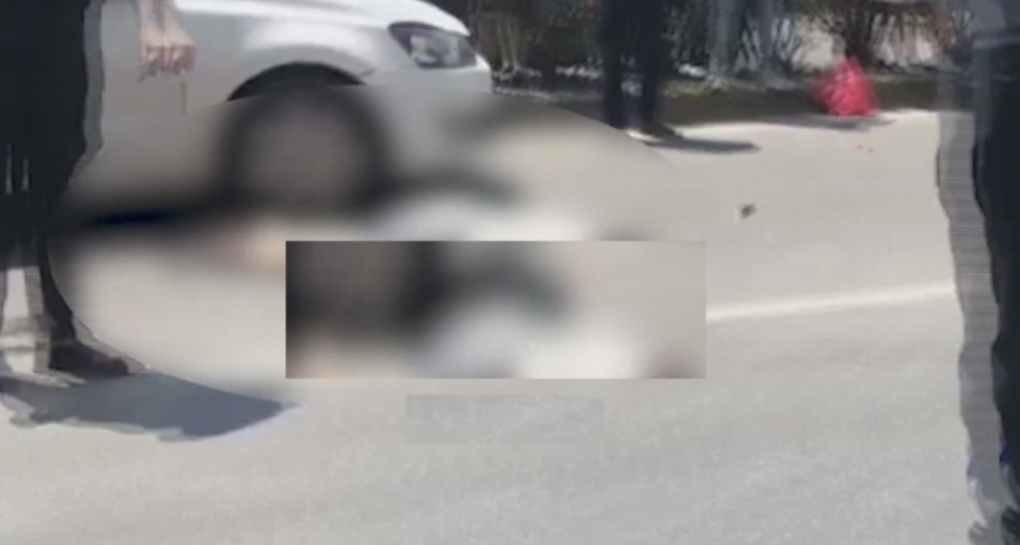 Aksident i RËNDË në Tiranë, 28 vjeçarja përplas këmbësoren, vdes gruaja, në pranga shoferja