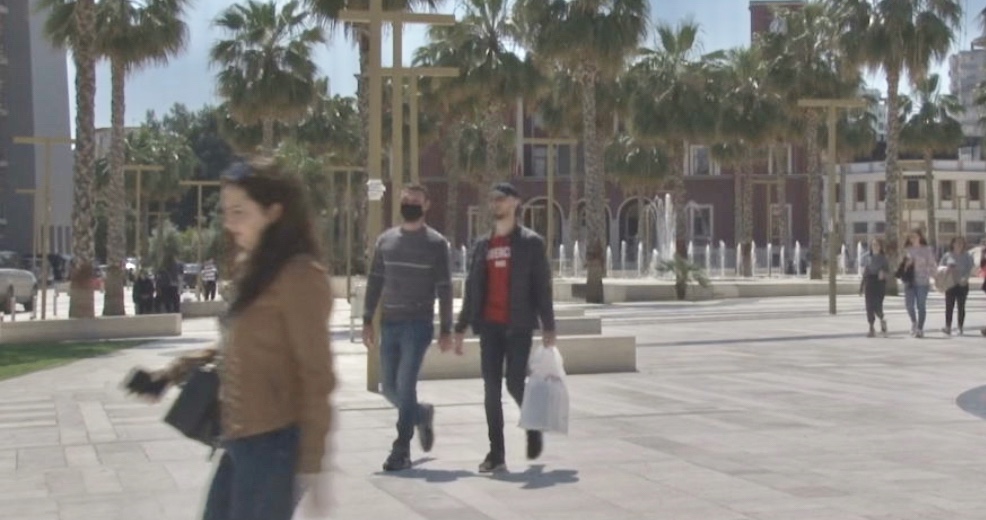 Bashkia e Durrësit mbyllet për qytetarët, edhe një zyrtare e Urbanistikës me Covid-19