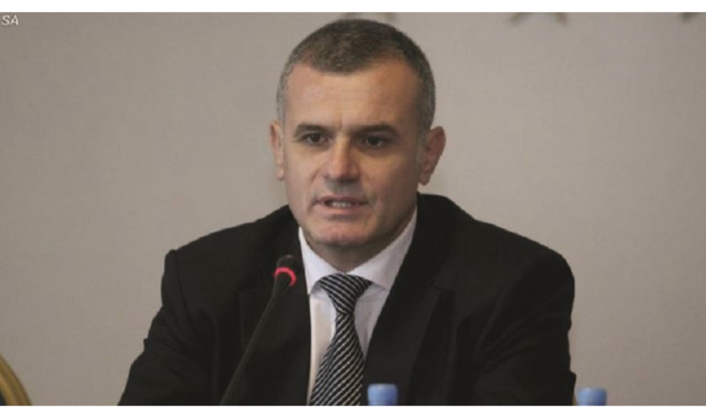 Mazhoranca  me  nismë  ligjore për të larguar Bujar Leskajn