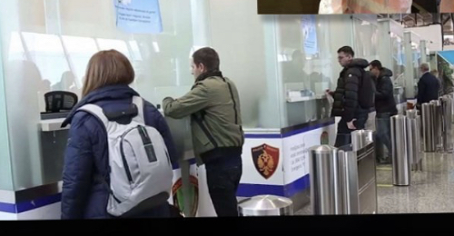 Lajme të këqija për shqiptarët/Greqia rishikon masat e koronavirusit