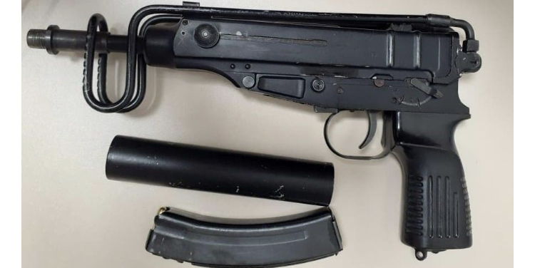 Kapet 48-vjeçar me arme, policia: Dyshohet se përdorej nga grupe kriminale kundrejt pagesës