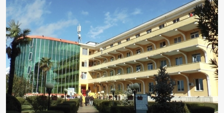 Rritja e frikshme e rasteve me Covid-19, ‘Shefqet Ndroqi’ gati të rikthehet në spital COVID 2